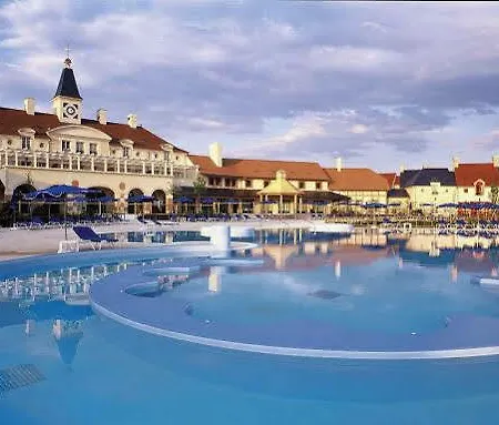 Hotel Marriott's Village D'ile-de-france 4*