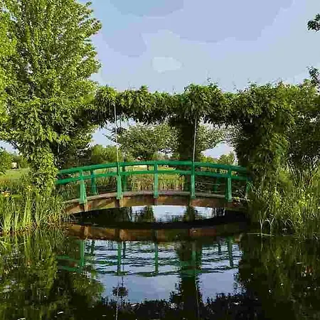 Hotel Marriott's Village D'ile-de-france 4*